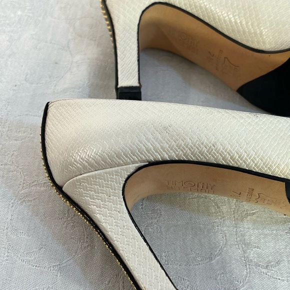 Timothy Hitsman Cream Textured Shoes Gold Studded Heels Patent Leather Toes 7.5N - Picture 10 of 12